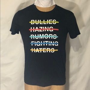 Hollister graphic tee